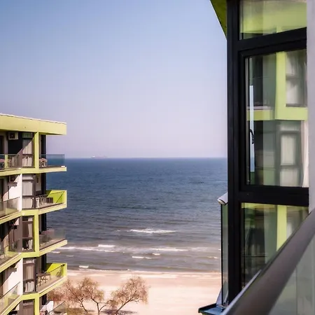 Waterfront Black Sea Five Star & Pool Apartament Năvodari
