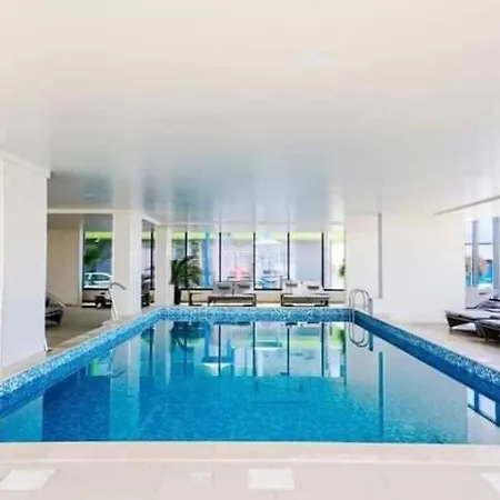 Waterfront Black Sea Five Star & Pool Apartman Năvodari