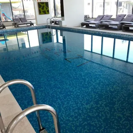 Waterfront Black Sea Five Star & Pool Apartman